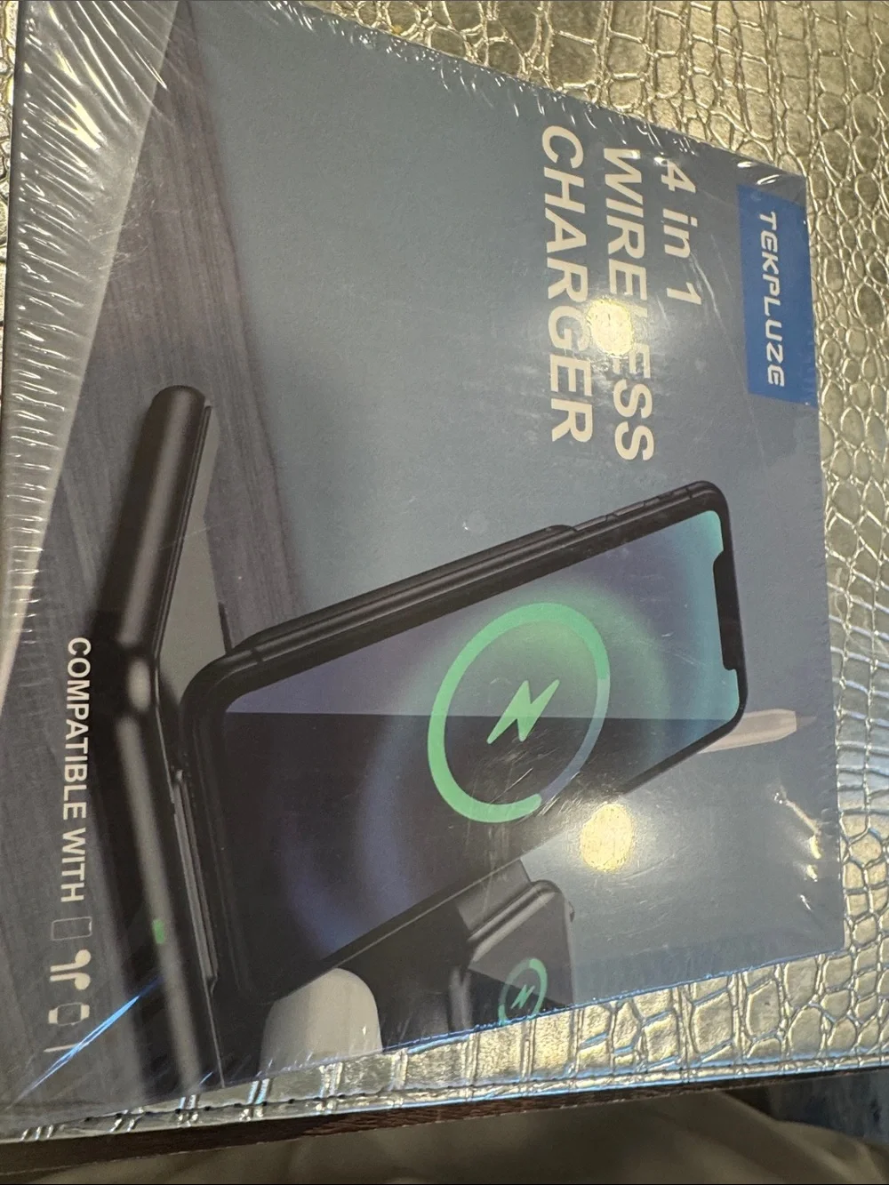 4-in-1 Wireless Charger – Blue